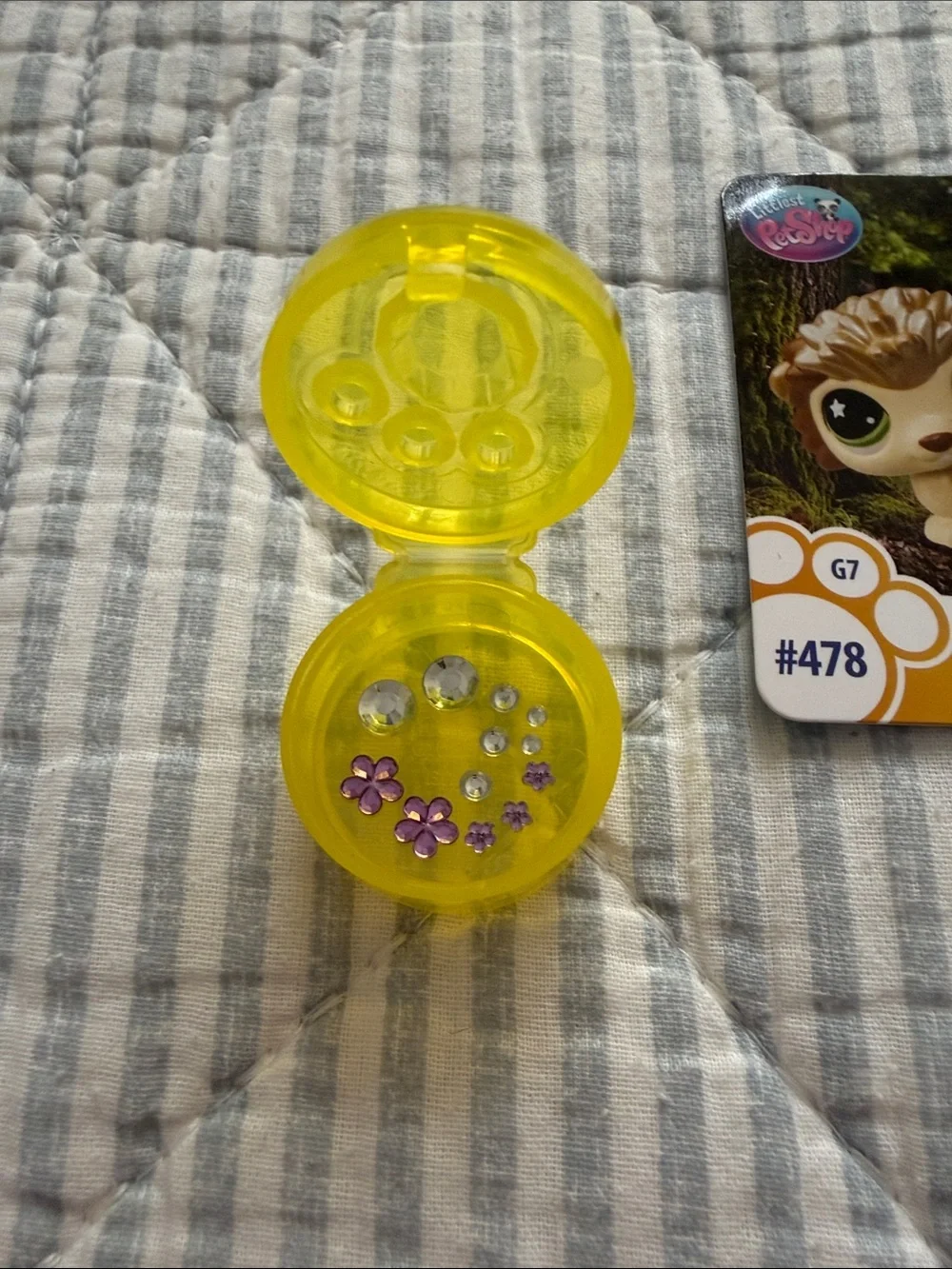 Hasbro Littlest Pet Shop Hedgehog Figure - Brown & Gold with Yellow Accessory
